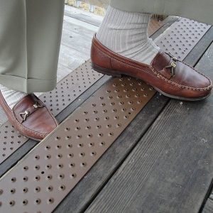 handi-treads-30-inch-brown-steps-02