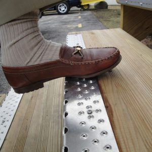handi-treads-48in-nosing-mill-finish-shoe-600