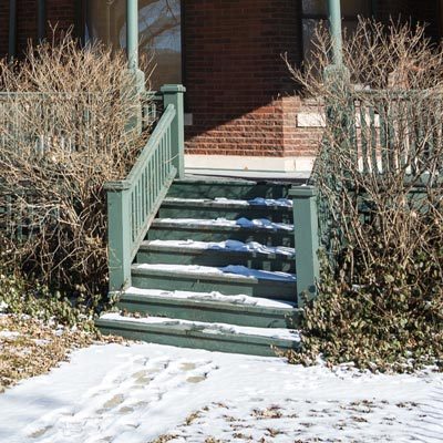 stotp-the-slip-wood-exterior-snow-ice-stairs-alluminum-non-slip-treads-400px
